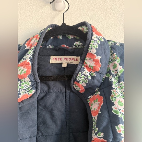 FREE PEOPLE
Chloe Floral-Print Quilted Cotton Jacket - Picture 8 of 10